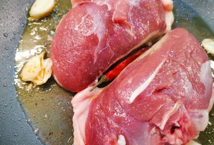 Фото шага рецепта Утиная грудка в духовке 189641 шаг 5  