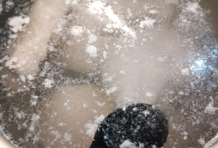 Фото шага рецепта Утиный суп с луком и морковью 152020 шаг 2  