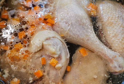 Фото шага рецепта Утиный суп с луком и морковью 152020 шаг 5  