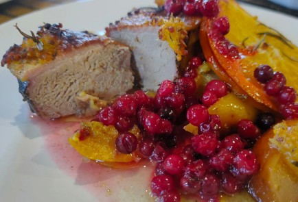 Фото шага рецепта Утиные грудки и бедра запеченные в соусе с апельсинами и яблоками 175590 шаг 18  