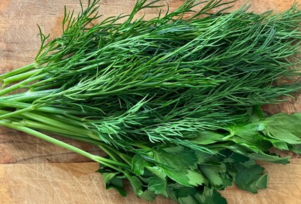 Фото шага рецепта Утиные ножки с укропом и сыром 191476 шаг 1