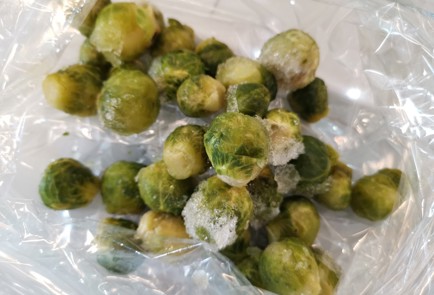 Фото шага рецепта Утиные ножки в духовке 189883 шаг 5  