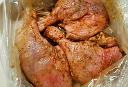 Фото шага рецепта Утиные ножки в духовке 190977 шаг 5  