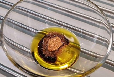 Фото шага рецепта Утиные ножки запеченные на соли 173396 шаг 2  