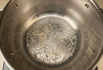 Фото шага рецепта Утиные окорочка в лавровом соусе 189194 шаг 1  