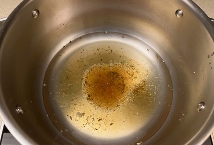 Фото шага рецепта Утиные окорочка в лавровом соусе 189194 шаг 3  