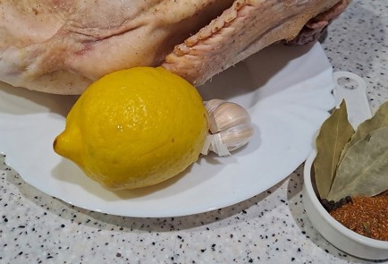 Фото шага рецепта Утка с лимоном запеченная в рукаве 189226 шаг 1  