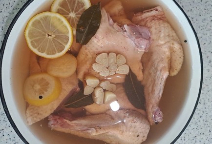 Фото шага рецепта Утка с лимоном запеченная в рукаве 189226 шаг 8  