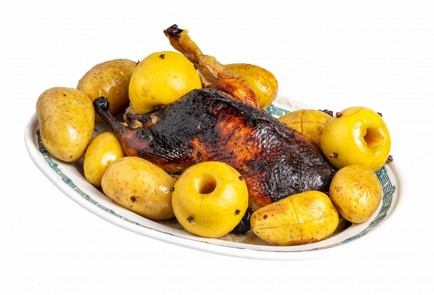 Фото шага рецепта Утка с яблоками и картофелем 137880 шаг 4