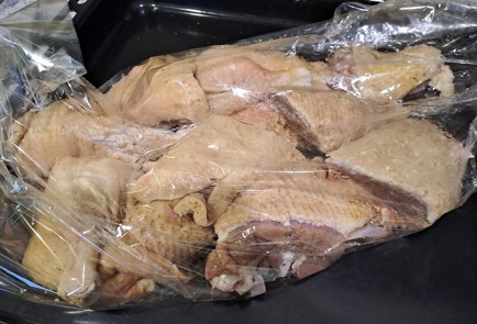 Фото шага рецепта Утка с яблоками запеченная в рукаве 189224 шаг 10  