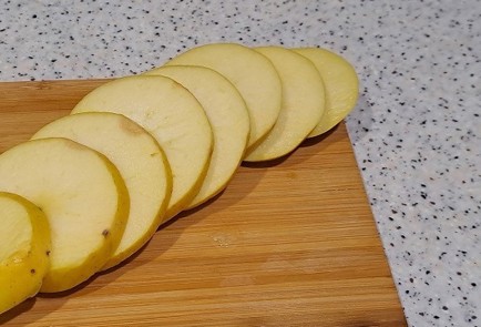 Фото шага рецепта Утка с яблоками запеченная в рукаве 189224 шаг 6  