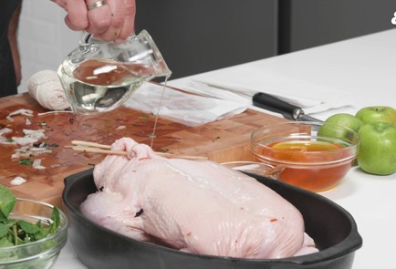 Фото шага рецепта Утка в духовке с яблоками и квашеной капустой 190698 шаг 12  