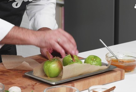 Фото шага рецепта Утка в духовке с яблоками и квашеной капустой 190698 шаг 13  