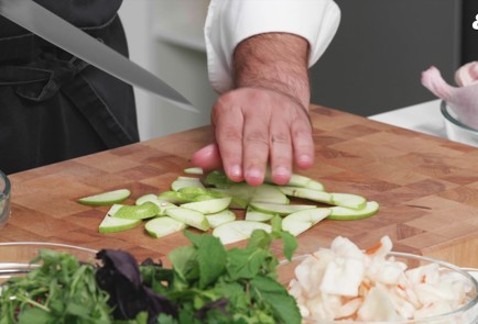 Фото шага рецепта Утка в духовке с яблоками и квашеной капустой 190698 шаг 2  