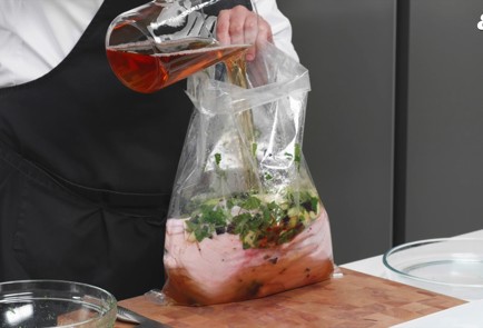 Фото шага рецепта Утка в духовке с яблоками и квашеной капустой 190698 шаг 7  