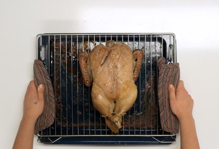 Фото шага рецепта Утка в духовке 140160 шаг 4  