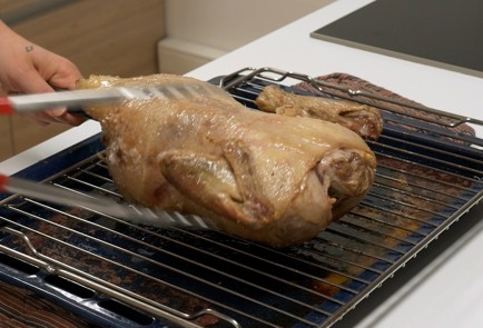 Фото шага рецепта Утка в духовке 140160 шаг 5  