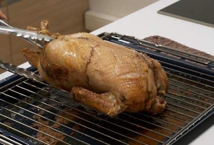 Фото шага рецепта Утка в духовке 140160 шаг 8  