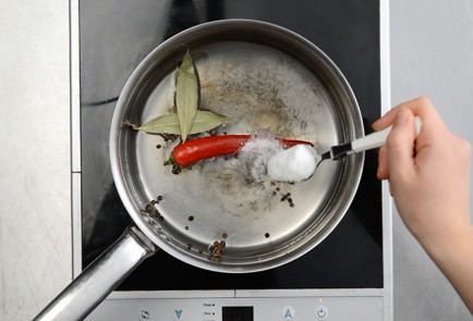 Фото шага рецепта Утопенцы 50182 шаг 1  