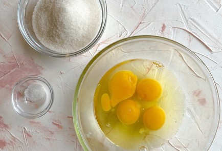 Фото шага рецепта Вафельные рожки с начинкой 152806 шаг 2  