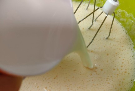 Фото шага рецепта Вафельные трубочки с творожной начинкой 188560 шаг 6