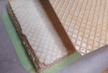 Фото шага рецепта Вафельный тортик с заварным кремом 188929 шаг 11  