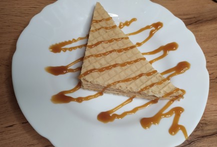 Фото шага рецепта Вафельный тортик с заварным кремом 188929 шаг 12  