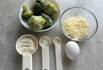 Фото шага рецепта Вафли из брокколи 174240 шаг 1  