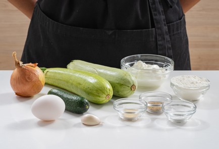 Фото шага рецепта Вафли из кабачка 175103 шаг 1  