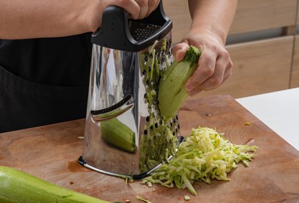 Фото шага рецепта Вафли из кабачка 175103 шаг 2  