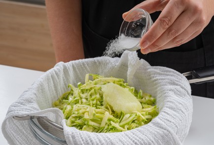 Фото шага рецепта Вафли из кабачка 175103 шаг 4  