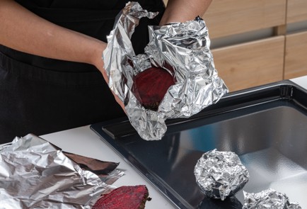 Фото шага рецепта Вафли из свеклы 175239 шаг 2  