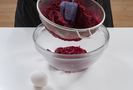 Фото шага рецепта Вафли из свеклы 175239 шаг 5  