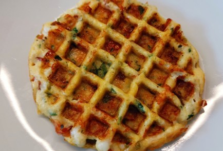 Фото шага рецепта Вафли капрезе 174650 шаг 10  