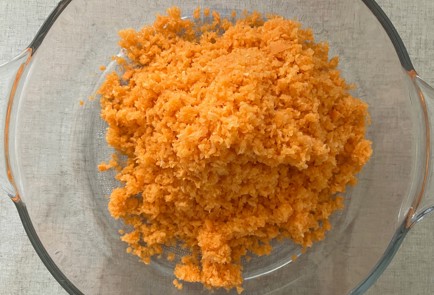 Фото шага рецепта Вафли с морковью и бананом 189990 шаг 3  