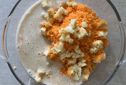 Фото шага рецепта Вафли с морковью и бананом 189990 шаг 5  