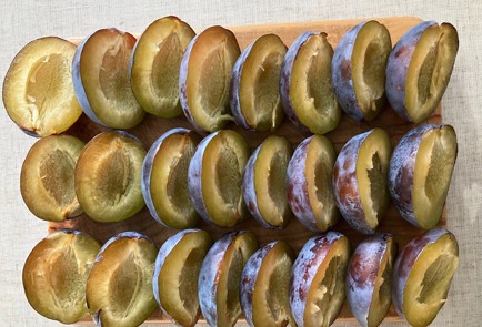 Фото шага рецепта ППвафли со сливами и бананами 190315 шаг 1  