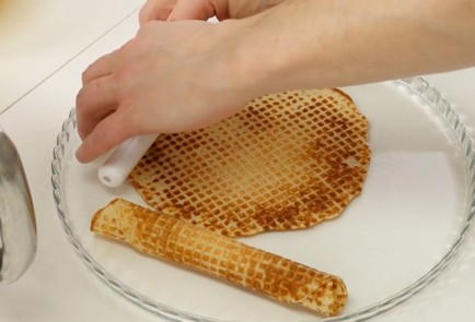 Фото шага рецепта Вафли 16294 шаг 10  