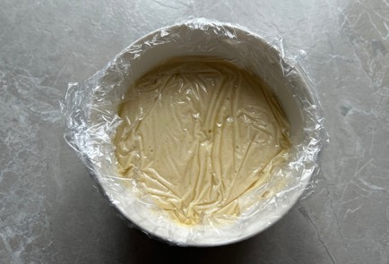 Фото шага рецепта Ванильноклубничный торт 189379 шаг 4  