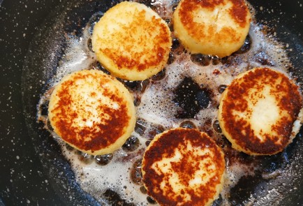 Фото шага рецепта Ванильные кетосырники 173530 шаг 10