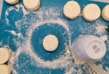 Фото шага рецепта Ванильные кетосырники 173530 шаг 8