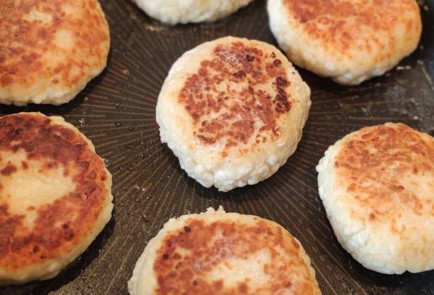 Фото шага рецепта Ванильные сырники 173504 шаг 12  