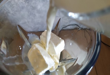 Фото шага рецепта Ванильный молочный коктейль 189443 шаг 6  