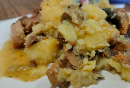 Фото шага рецепта Вареная картошка с грибами 189451 шаг 12