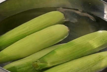 Фото шага рецепта Вареная кукуруза 137096 шаг 3