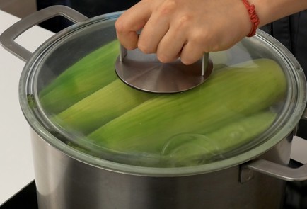 Фото шага рецепта Вареная кукуруза 137096 шаг 6