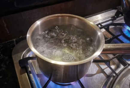 Фото шага рецепта Вареная сливочная кукуруза с солью 151207 шаг 3