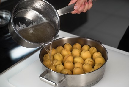 Фото шага рецепта Варенье из абрикосов с косточками внутри 138522 шаг 10  