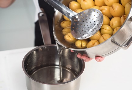 Фото шага рецепта Варенье из абрикосов с косточками внутри 138522 шаг 11  