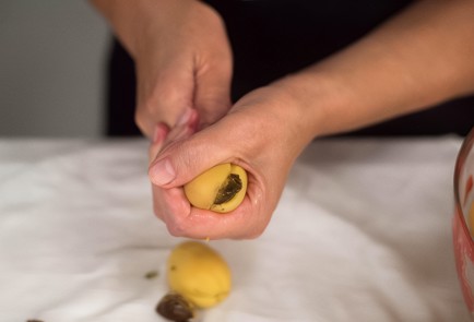 Фото шага рецепта Варенье из абрикосов с косточками внутри 138522 шаг 3  